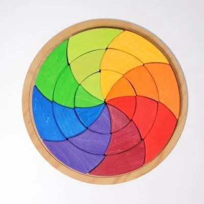 פאזל בצורת עיגול הכולל את 8 צבעי הקשת, מסודרים לפי גוונים. לכל צבע יש 3 חלקים היוצרים צורת משולש, וביחד הם מתחברים לצורת עיגול.