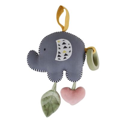 בובת פיל מבד לתלייה, עם תליונים של לב ועלה