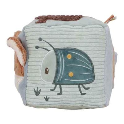 קוביה רכה בגווני תכלת חום ולבן, עם ציור של חיפושית ירוקה