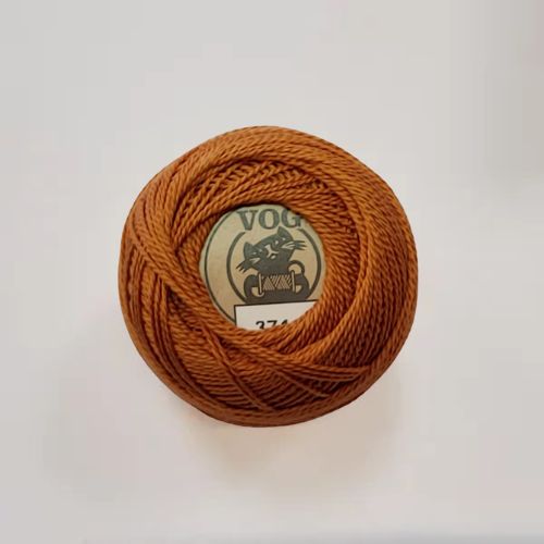 גליל חוט רקמה חום