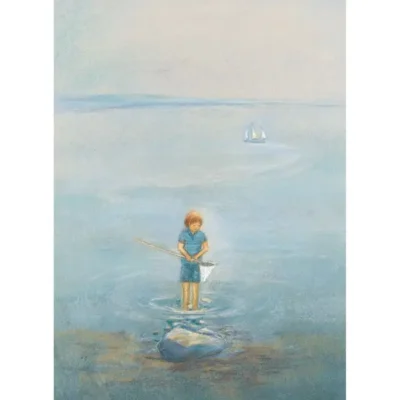 גלויה מצויירת בגווני כחול, של ילד עומד על אבן בתוך המים ודג עם רשת קטנה
