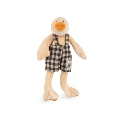 בובת ברווז לבן קטיפתי עם מקור צהוב ואוברול משבצות שחור לבן