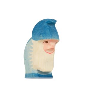 פסלון עץ של גמד עם בגדים כחולים וזקן לבן